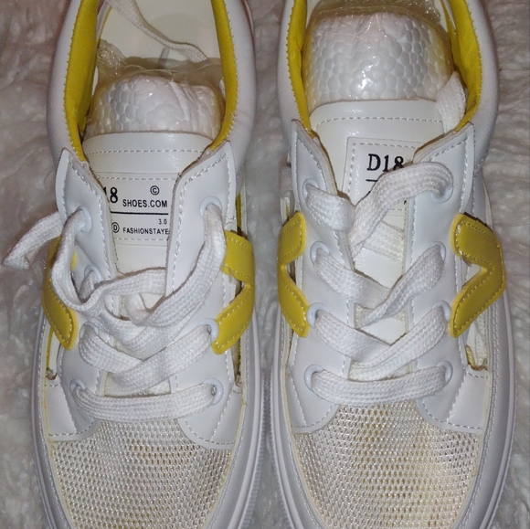 New in Bag - Picture 4 of 12